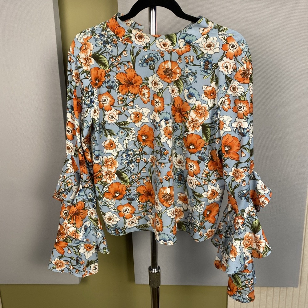 Cliche Long Sleeve Cropped Floral Print Top Size M Frilly Bell sleeves‎